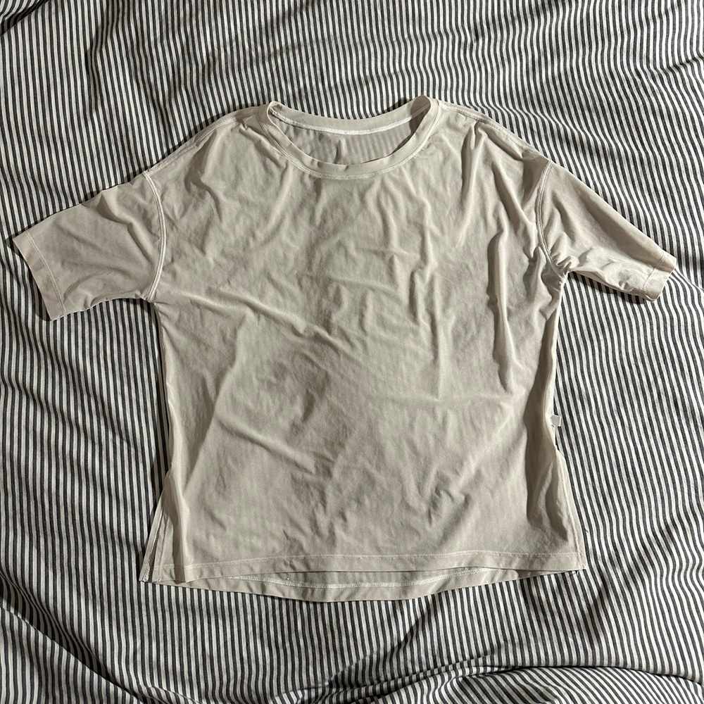Lululemon mesh cream Tee Shirt